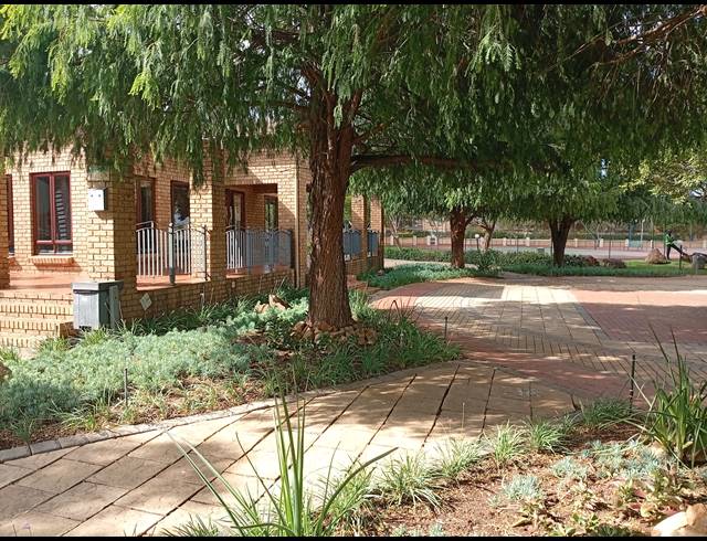 2 BEDROOM TOWNHOUSE FOR SALE IN EQUESTRIA